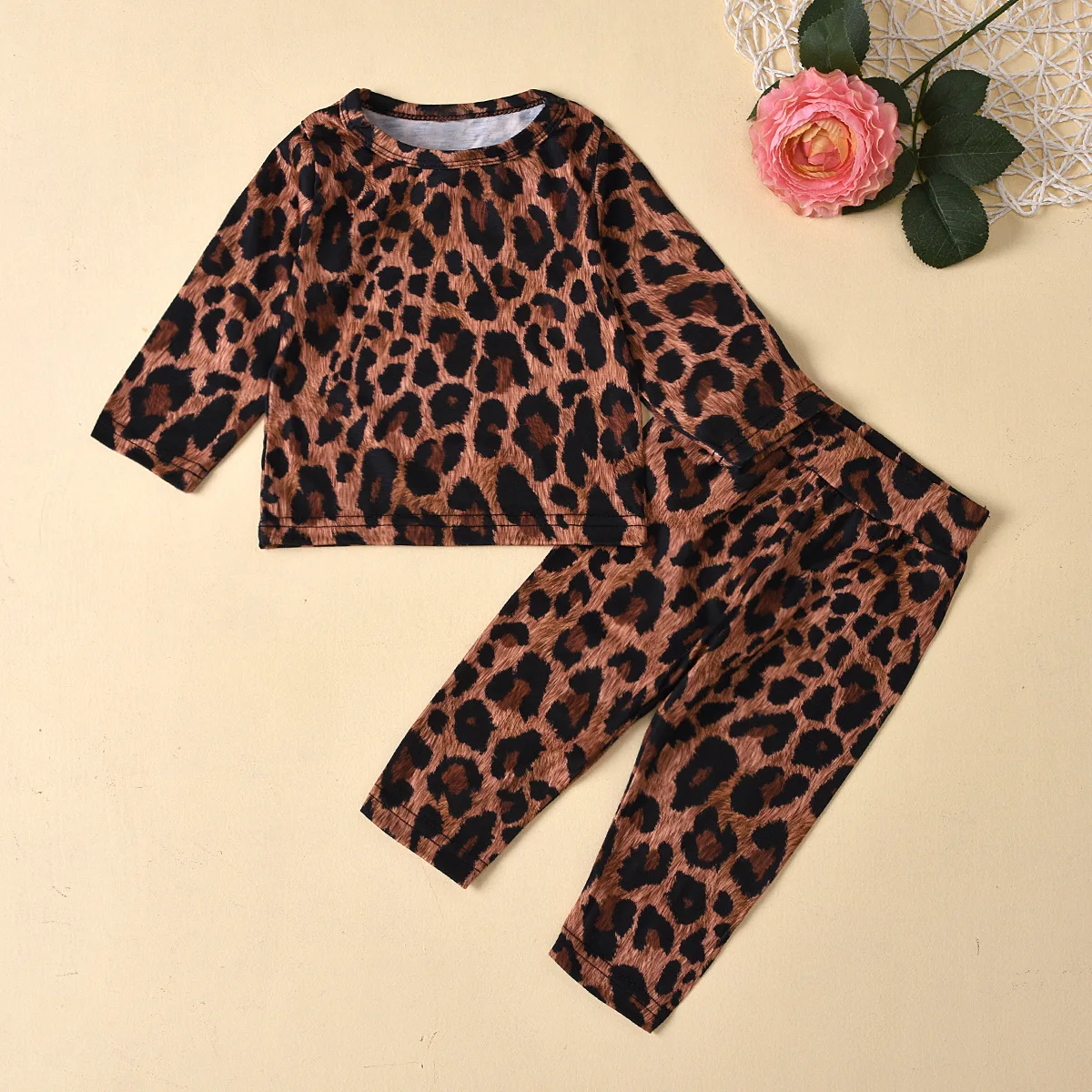Fashion Baby Girls Flowers Leopard Printed Clothes Casual Infant Baby Girl Boy Tops Long Pants Casual Outfits New Born Clothes
Fashion Baby Girls Flowers Leopard Printed Clothes Casual Infant Baby Girl Boy Tops Long Pants Casual Outfits New Born Clothes