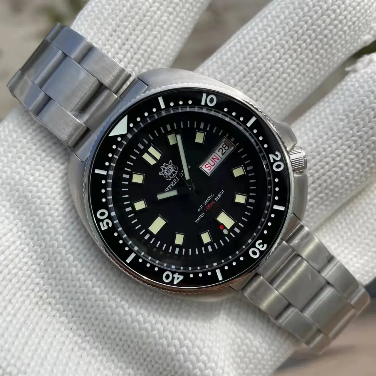 Новое поступление 2022, водонепроницаемые часы-черепахи из нержавеющей стали с керамической рамкой 20 АТМ, автоматические часы для дайвинга с ...
Новое поступление 2022, водонепроницаемые часы-черепахи из нержавеющей стали с керамической рамкой 20 АТМ, автоматические часы для дайвинга с ...