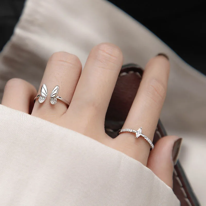 Silver Korean White Three-dimensional Butterfly Zircon Double Ring Set Unique Design Insect Combination Fashion Jewelry Gifts
Silver Korean White Three-dimensional Butterfly Zircon Double Ring Set Unique Design Insect Combination Fashion Jewelry Gifts