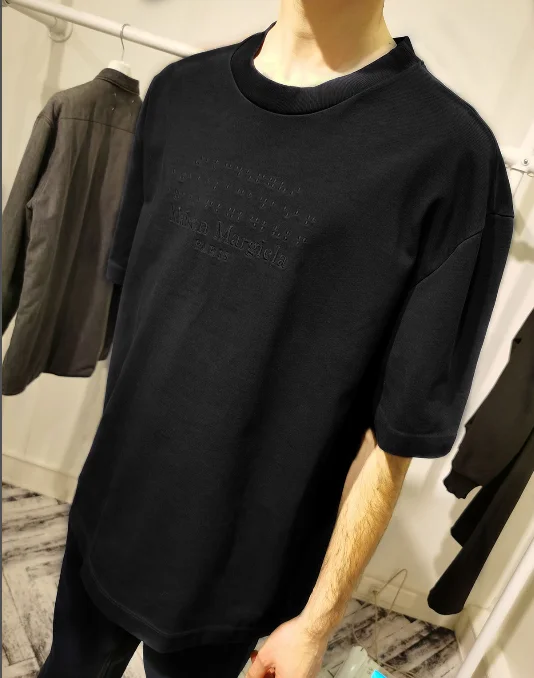 MM6 2021 Fashion Men Women Maison Black White T Shirts Oversized T Shirt Clothing High Quality Cotton Mens Top Tees Margiela
MM6 2021 Fashion Men Women Maison Black White T Shirts Oversized T Shirt Clothing High Quality Cotton Mens Top Tees Margiela