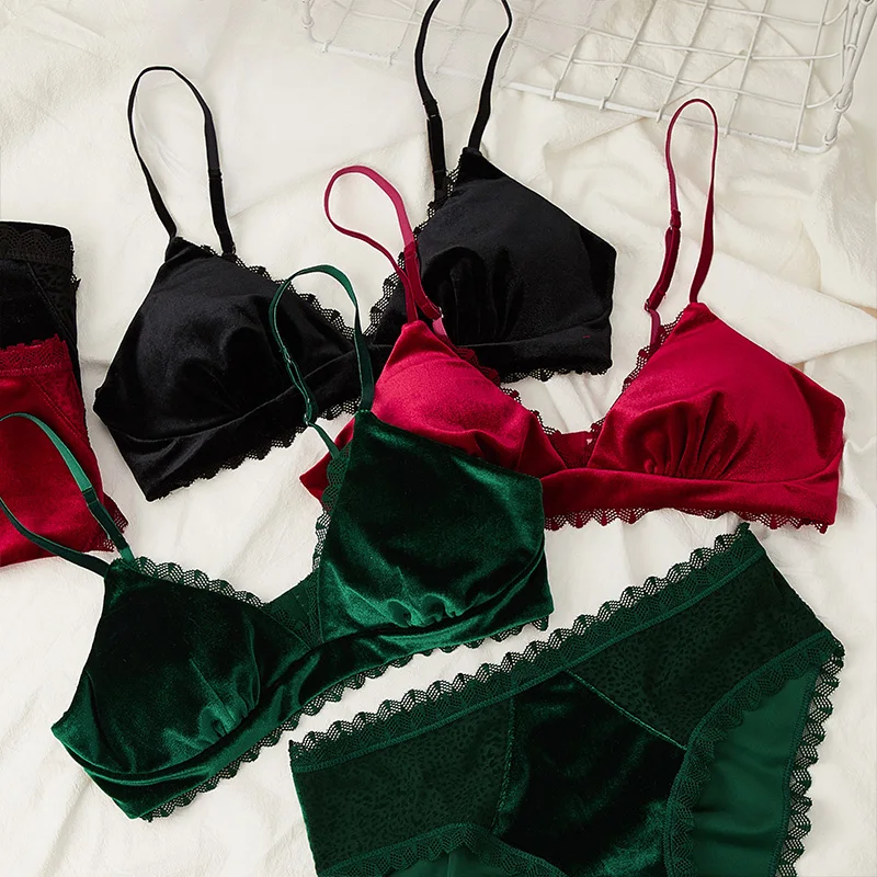 Wriufred Velvet underwear girls gathered lingerie sets no steel ring adjustable bra breast support ladies bralette set
Wriufred Velvet underwear girls gathered lingerie sets no steel ring adjustable bra breast support ladies bralette set