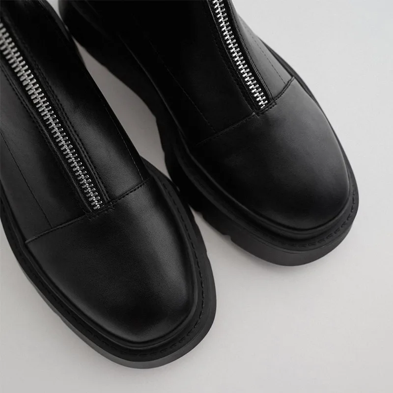 2020 Autumn winter new female boot front zipper Martin boot round head thick heel lift British style slimming boot
2020 Autumn winter new female boot front zipper Martin boot round head thick heel lift British style slimming boot