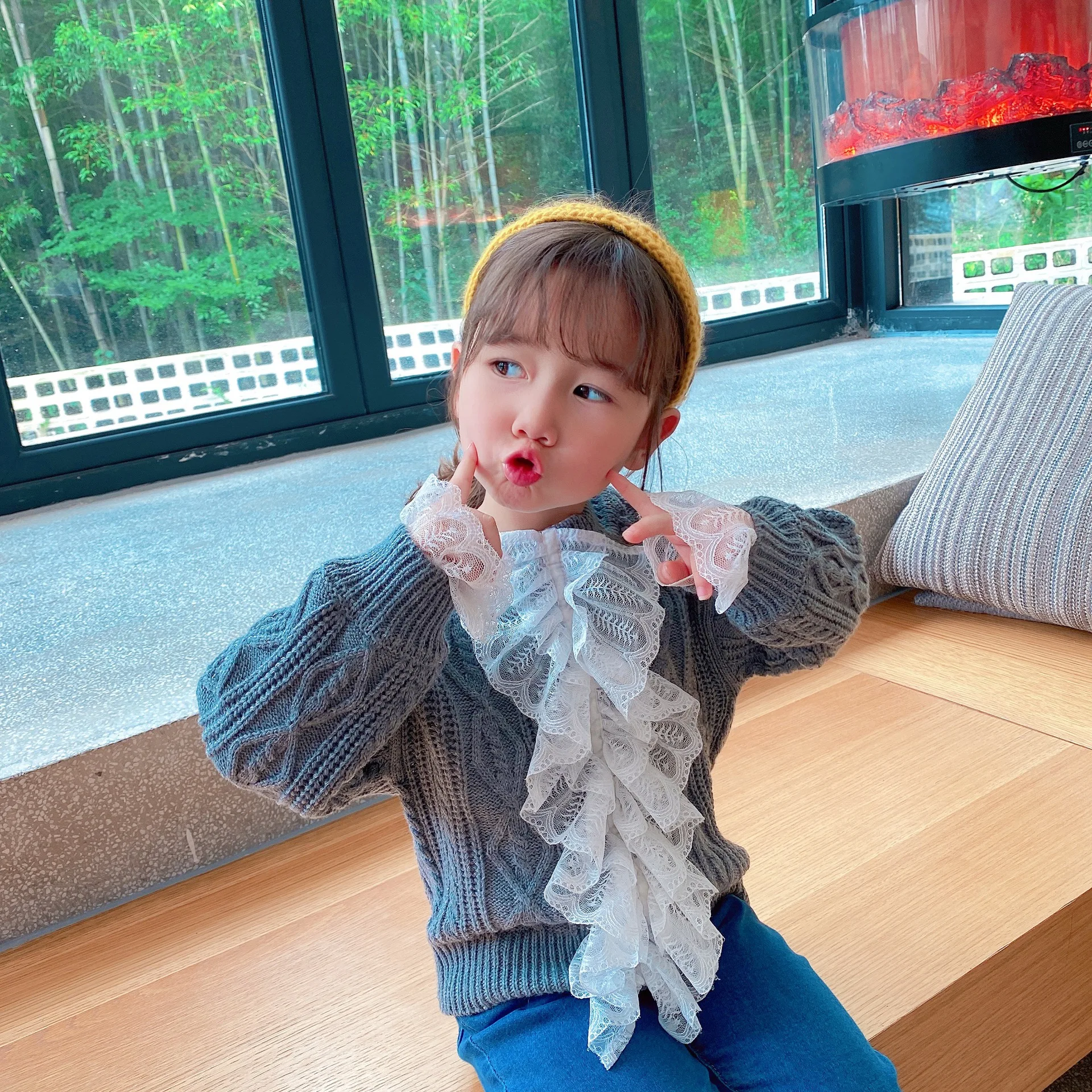 2021 New Lace Teenage Kids Sweaters Spring Winter Baby Boys Girls Warm Tops Plus Velvet Thicken Knitted Bottoming High Quality
2021 New Lace Teenage Kids Sweaters Spring Winter Baby Boys Girls Warm Tops Plus Velvet Thicken Knitted Bottoming High Quality