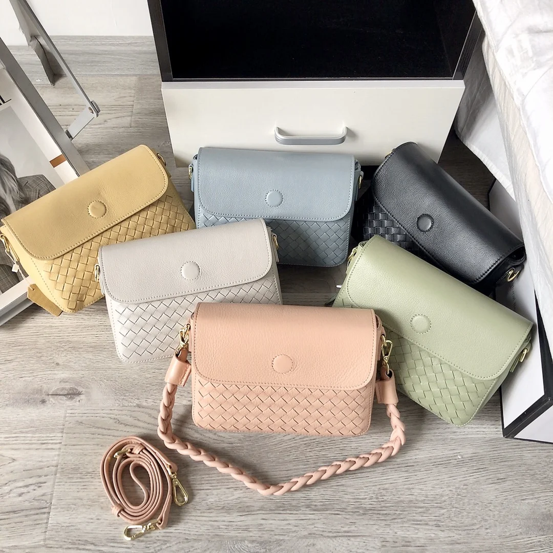 Женские сумки на осень и зиму, новая сумка из воловьей кожи, модная трендовая женская сумка в западном стиле
Женские сумки на осень и зиму, новая сумка из воловьей кожи, модная трендовая женская сумка в западном стиле