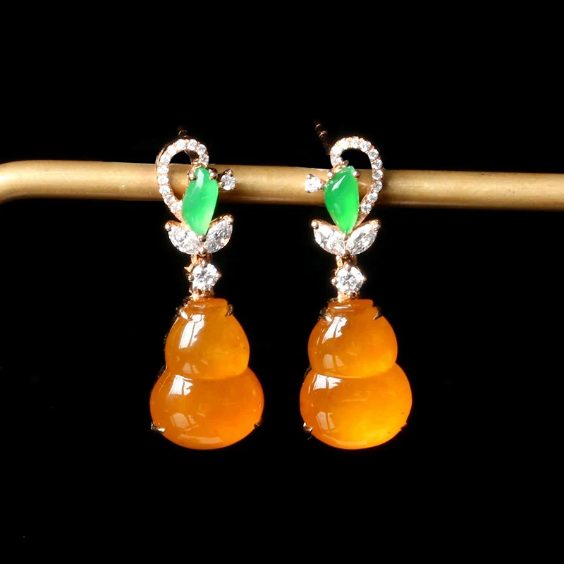 Inspired craftsmanship silver inlaid diamonds natural chalcedony yellow gourd earrings temperament exquisite ladies jewelry
Inspired craftsmanship silver inlaid diamonds natural chalcedony yellow gourd earrings temperament exquisite ladies jewelry