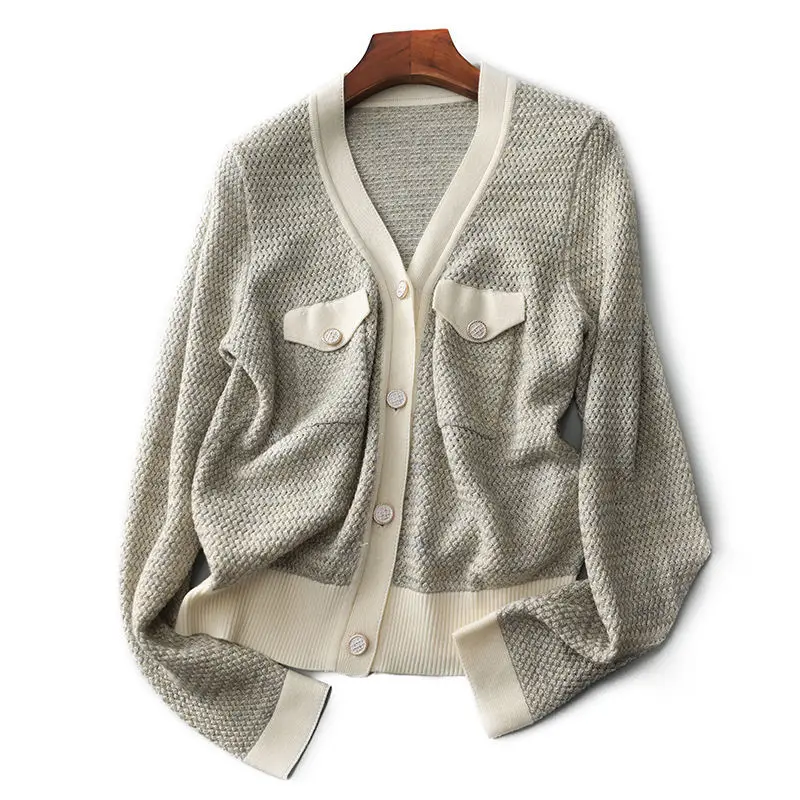 Small fragrance style style bright silk Cardigan 2021 Spring and autumn new v-neck long sleeve single-row buckle cocoon-shaped j
Small fragrance style style bright silk Cardigan 2021 Spring and autumn new v-neck long sleeve single-row buckle cocoon-shaped j