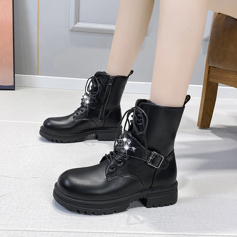 Fashion Women Rivet Buckle Strap Ankle Boots Ladies Autumn Zipper Black Motorcycle Botas Sewing Footwear Female Low Heels Shoes
Fashion Women Rivet Buckle Strap Ankle Boots Ladies Autumn Zipper Black Motorcycle Botas Sewing Footwear Female Low Heels Shoes