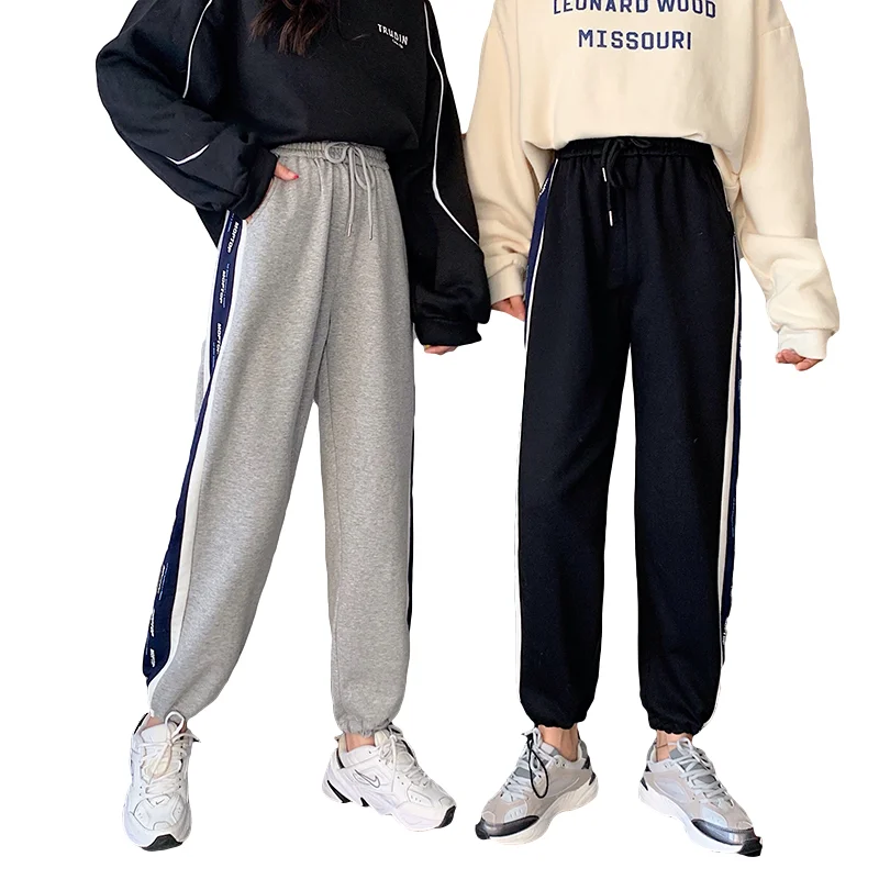Fashion Women Side Stripes Jogging Pants Spring and Autumn Harajuku Korean Streetwear Elastic Waist Cozy All-Match Casual Pants
Fashion Women Side Stripes Jogging Pants Spring and Autumn Harajuku Korean Streetwear Elastic Waist Cozy All-Match Casual Pants