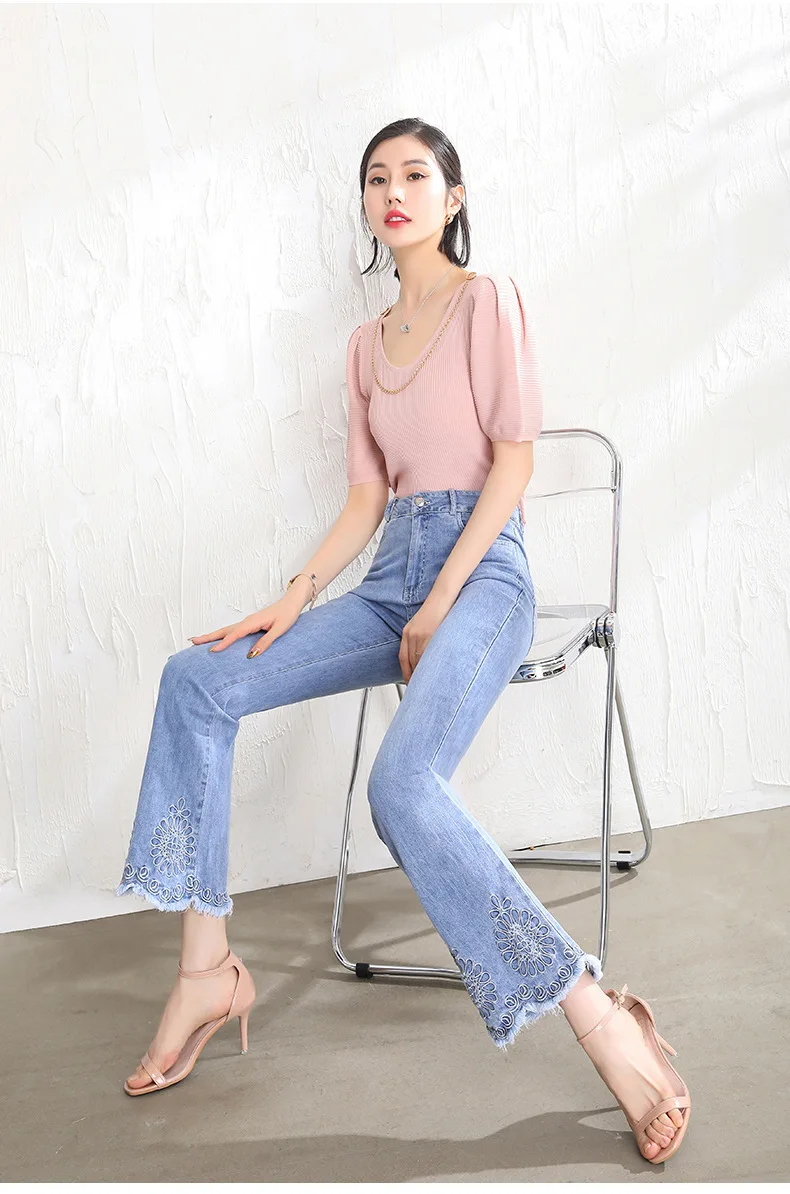 Embroidery Tassels Plus Size Bell Bottom Jeans Women 2021 Summer Elegant Chic High Waisted Slim Vintage Skinny Denim Pants 6061
Embroidery Tassels Plus Size Bell Bottom Jeans Women 2021 Summer Elegant Chic High Waisted Slim Vintage Skinny Denim Pants 6061