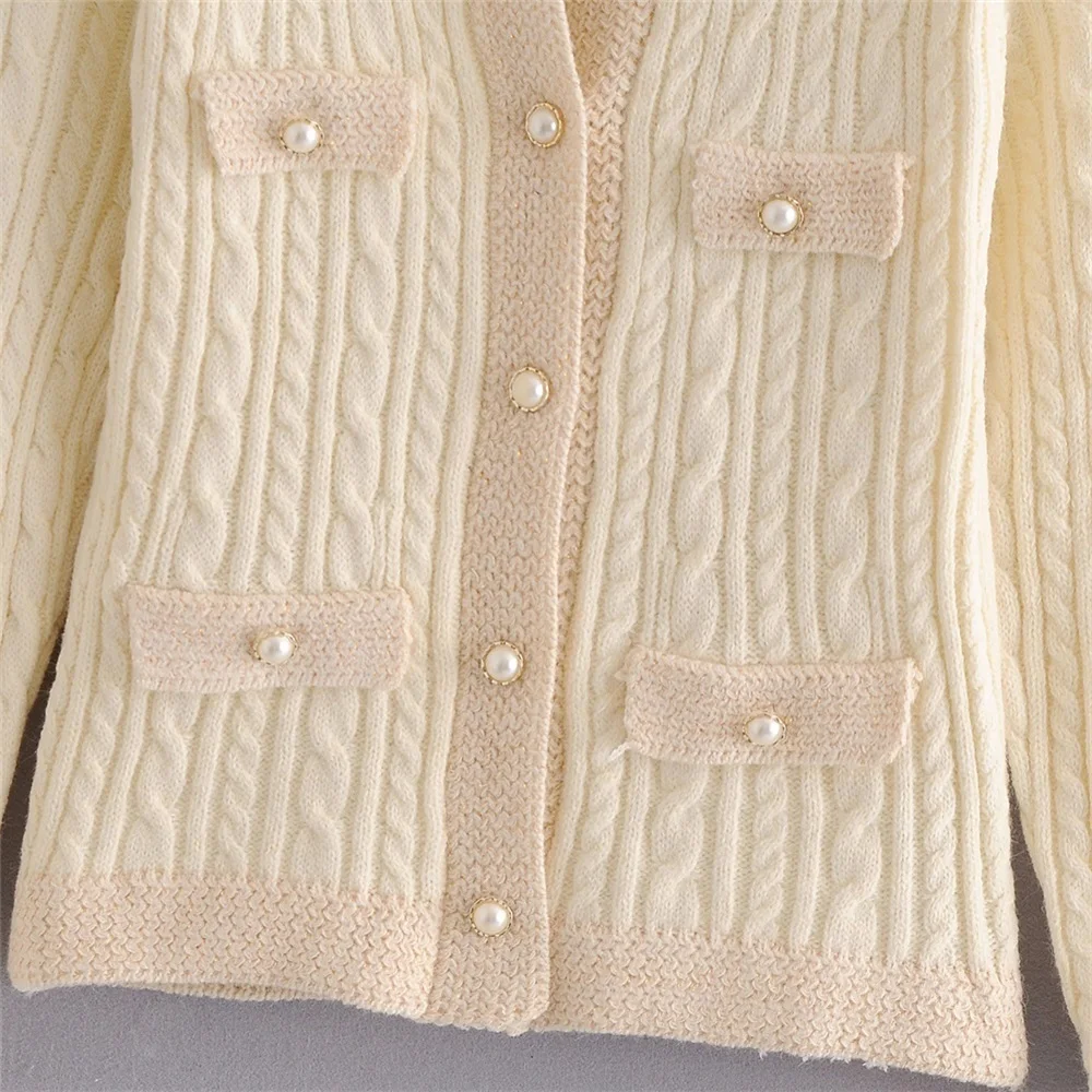 2021 autumn women's new style small fragrance temperament round neck slim long sleeve pearl button cardigan knitted sweater
2021 autumn women's new style small fragrance temperament round neck slim long sleeve pearl button cardigan knitted sweater