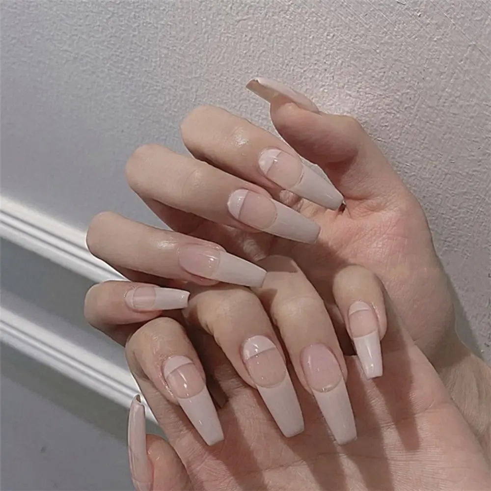 24pcs/Box Coffin Full Cover Detachable Manicure Tool Fake Nails Nail Tips Wearable Ballerina False Nails
24pcs/Box Coffin Full Cover Detachable Manicure Tool Fake Nails Nail Tips Wearable Ballerina False Nails