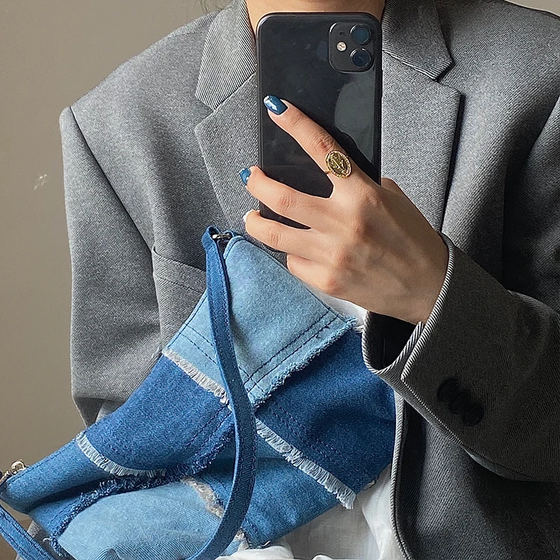 Vintage Denim Stitching Women Underarm Bag Fashion Ladies Contrast Color Large Shoulder Bags Female Armpit Bag Baguette Handbags
Vintage Denim Stitching Women Underarm Bag Fashion Ladies Contrast Color Large Shoulder Bags Female Armpit Bag Baguette Handbags