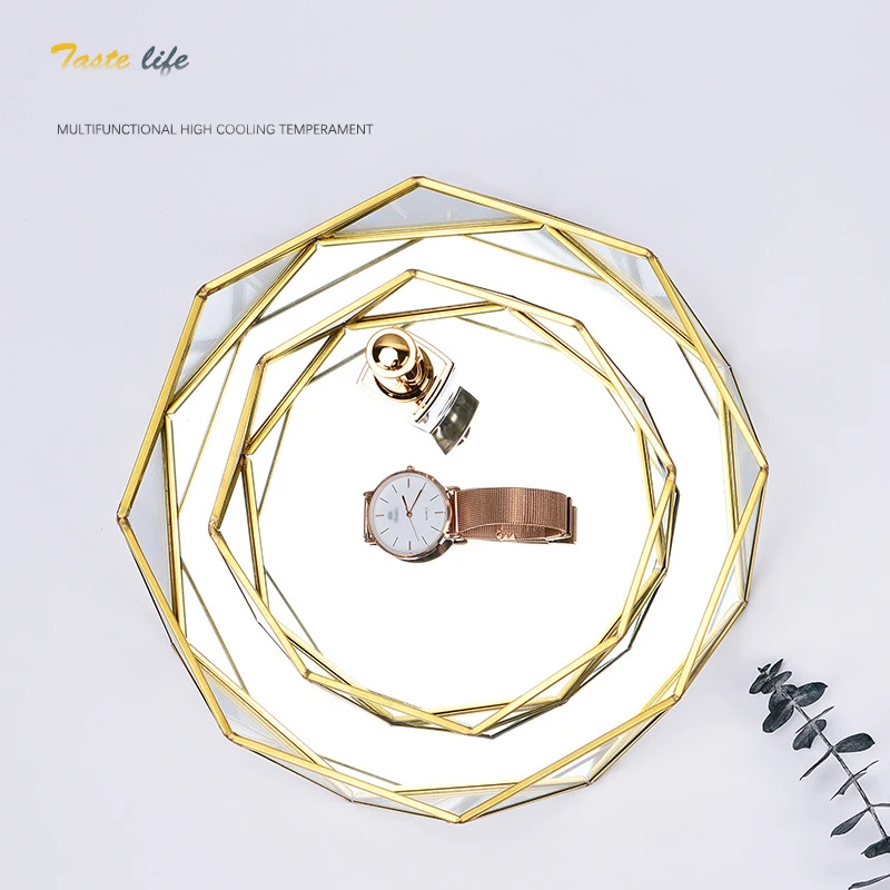 Light Luxury Geometric Round Glass Tray Cosmetics Jewelry Storage Tray Nordic Ins Golden Western Cake Dessert Tray
Light Luxury Geometric Round Glass Tray Cosmetics Jewelry Storage Tray Nordic Ins Golden Western Cake Dessert Tray