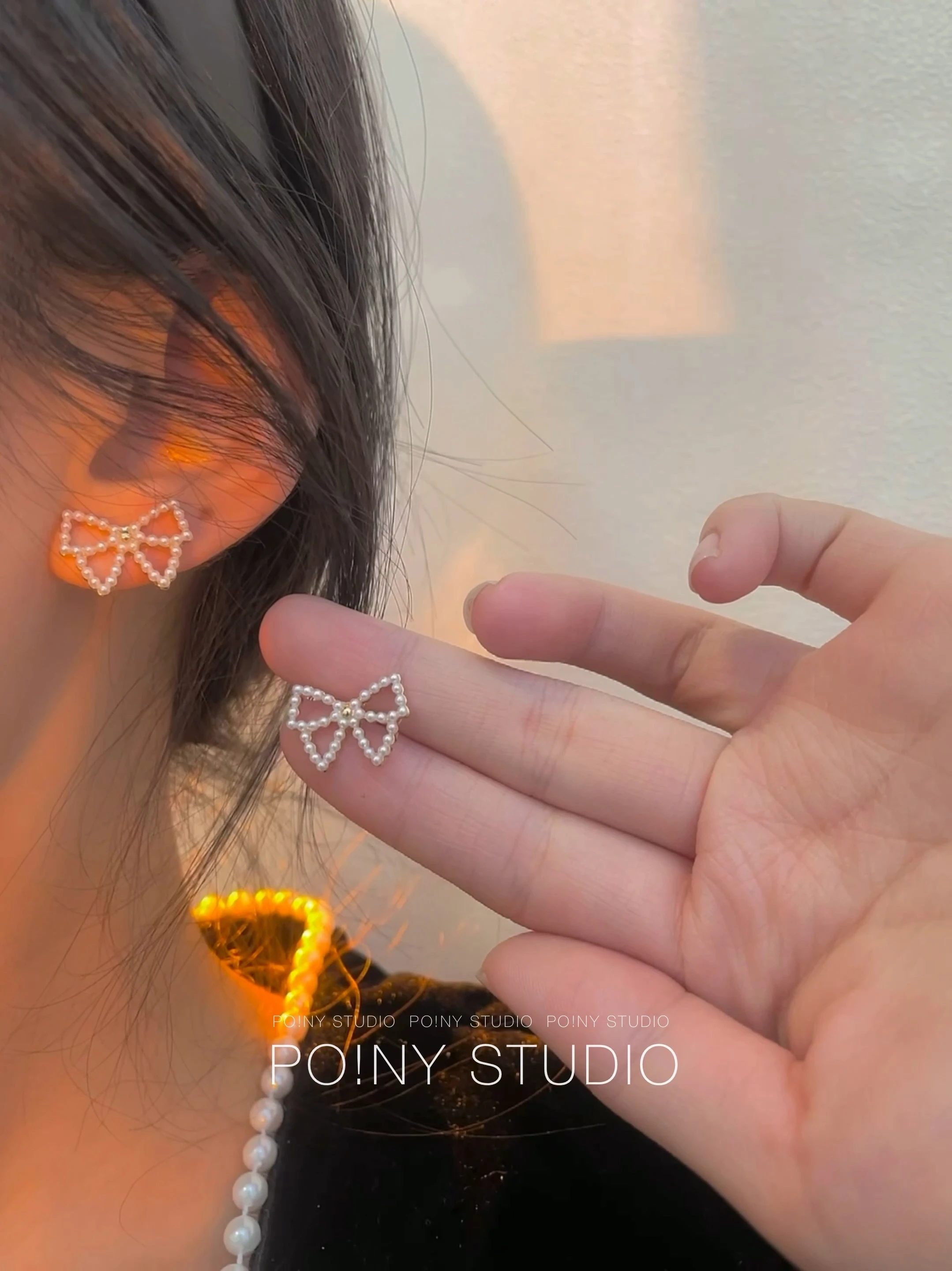 925 Sterling Silver Needle Hollow Pearl Bow EarringsTemperament Women Sweet Student Wedding Party Jewelry Girlfriend Gift
925 Sterling Silver Needle Hollow Pearl Bow EarringsTemperament Women Sweet Student Wedding Party Jewelry Girlfriend Gift