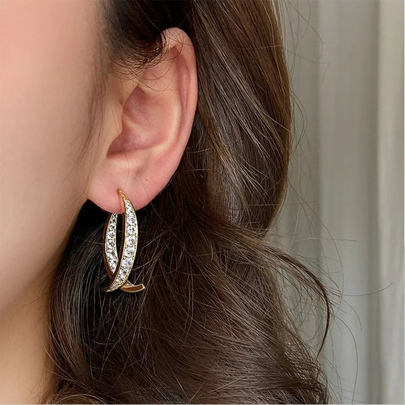 Fashion Design Zircon Cross Earrings for Women 2022 New Trendy Korean Temperament Crossed Piercing Earrings Female Party Jewelry
Fashion Design Zircon Cross Earrings for Women 2022 New Trendy Korean Temperament Crossed Piercing Earrings Female Party Jewelry