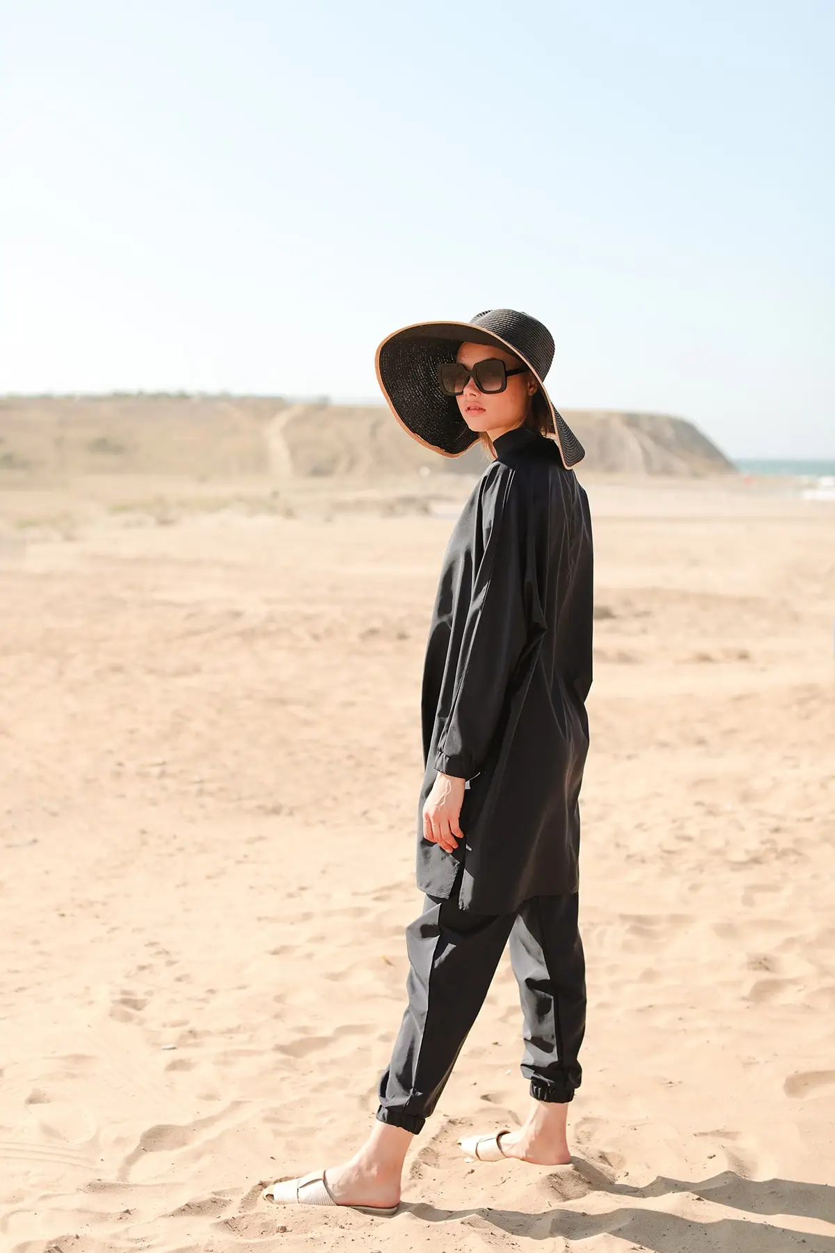 Women's Navy Blue Norm Hijab Indoor Swimsuit
Women's Navy Blue Norm Hijab Indoor Swimsuit