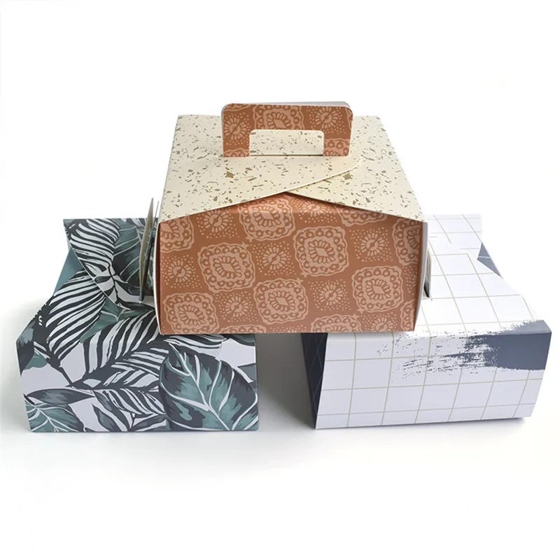 10pcs 13*13*6.5cm Kraft Gift Boxes Paper handmade candy /chocolate packing box blank storage DIY wedding cake boxes
10pcs 13*13*6.5cm Kraft Gift Boxes Paper handmade candy /chocolate packing box blank storage DIY wedding cake boxes