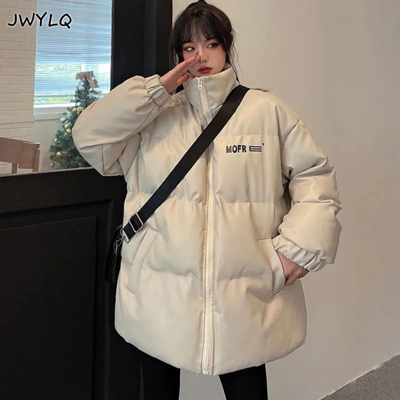 Осенне-зимнее пальто из искусственной кожи с воротником-стойкой, Женская плотная теплая одежда в стиле Харадзюку, женская одежда большого р...
Осенне-зимнее пальто из искусственной кожи с воротником-стойкой, Женская плотная теплая одежда в стиле Харадзюку, женская одежда большого р...