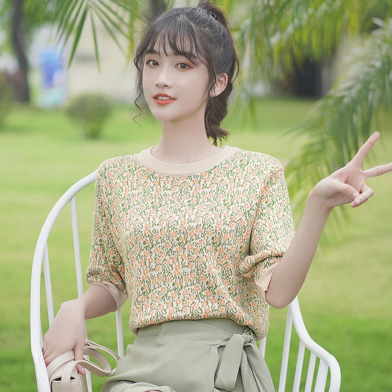 Slim Khaki 2020 New Vintage Floral Knitted Ice Silk Short Sleeve T-shirt Female Ins Student Short Loose Top Summer
Slim Khaki 2020 New Vintage Floral Knitted Ice Silk Short Sleeve T-shirt Female Ins Student Short Loose Top Summer