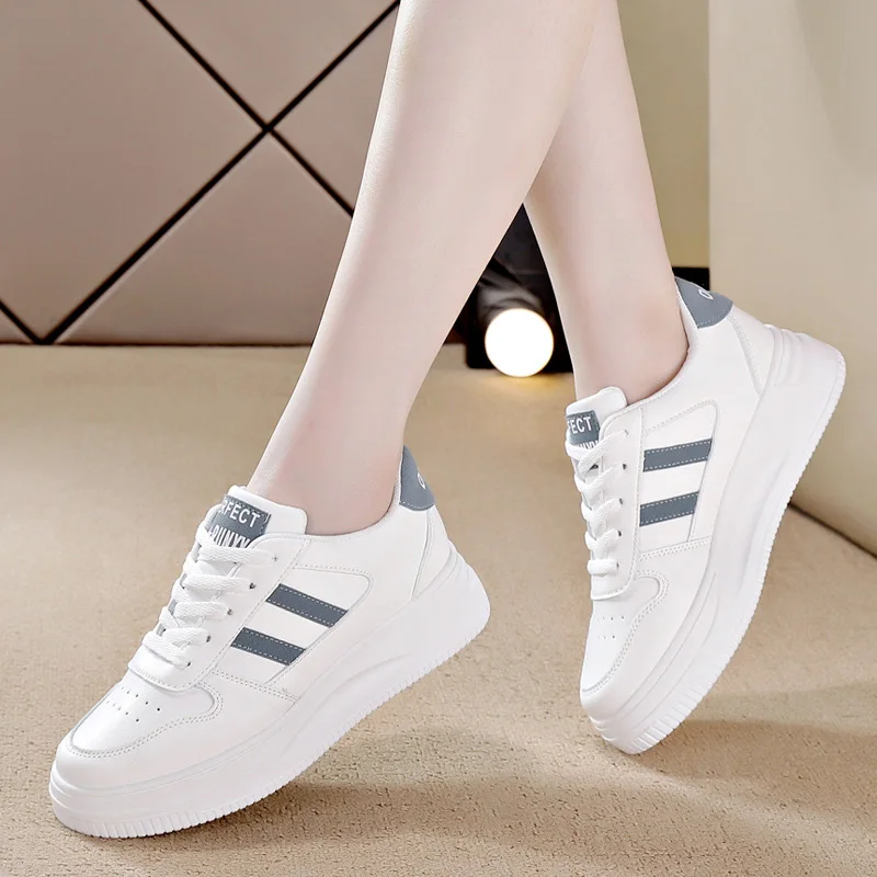 Women Flat Platform Sneaker Lace Up Breathable Thick Bottom Vulcanized Shoes Casual Comfort White Classic Females Sports Shoes
Women Flat Platform Sneaker Lace Up Breathable Thick Bottom Vulcanized Shoes Casual Comfort White Classic Females Sports Shoes