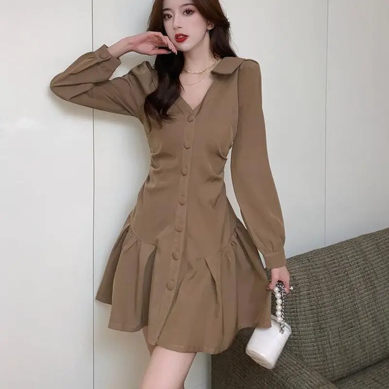 V-neck Dress Women Solid Color Aesthetic Blouse Skirt 2022 Autumn Korean Fashion Vintage Slim Mid-length Long Sleeve Dress Trend
V-neck Dress Women Solid Color Aesthetic Blouse Skirt 2022 Autumn Korean Fashion Vintage Slim Mid-length Long Sleeve Dress Trend