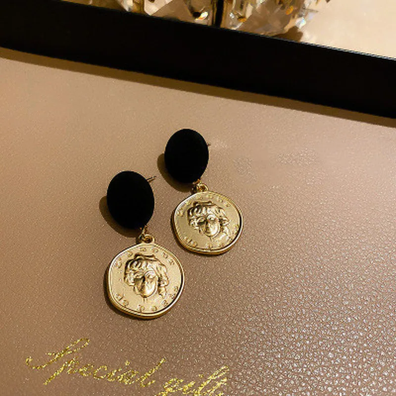 Origin Summer Office Lady Rhinestone Head Portrait Star Bowknot Earrings for Women Lady Black Plush Geometric Dangle Earrings
Origin Summer Office Lady Rhinestone Head Portrait Star Bowknot Earrings for Women Lady Black Plush Geometric Dangle Earrings