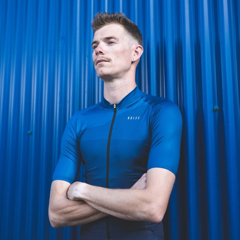 Endless Art Style Cycling Jersey Men Summer Air Mesh Short Sleeve Bike Riding Shirt Gradient Color Stitching New Fashion Wear
Endless Art Style Cycling Jersey Men Summer Air Mesh Short Sleeve Bike Riding Shirt Gradient Color Stitching New Fashion Wear