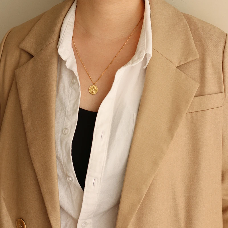 2021 New Trendy Vintage Stainless Steel with 18k Gold Plating None Fade Basso-relievo Insect Bee Coin Necklaces for Women
2021 New Trendy Vintage Stainless Steel with 18k Gold Plating None Fade Basso-relievo Insect Bee Coin Necklaces for Women
