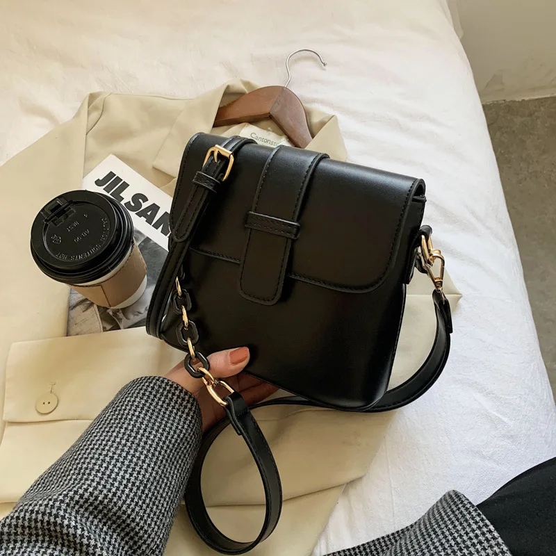 Womens Handbags Women's 2021 Popular New Fashion Red Bucket Shoulder Versatile Messenger Bag Purses
Womens Handbags Women's 2021 Popular New Fashion Red Bucket Shoulder Versatile Messenger Bag Purses