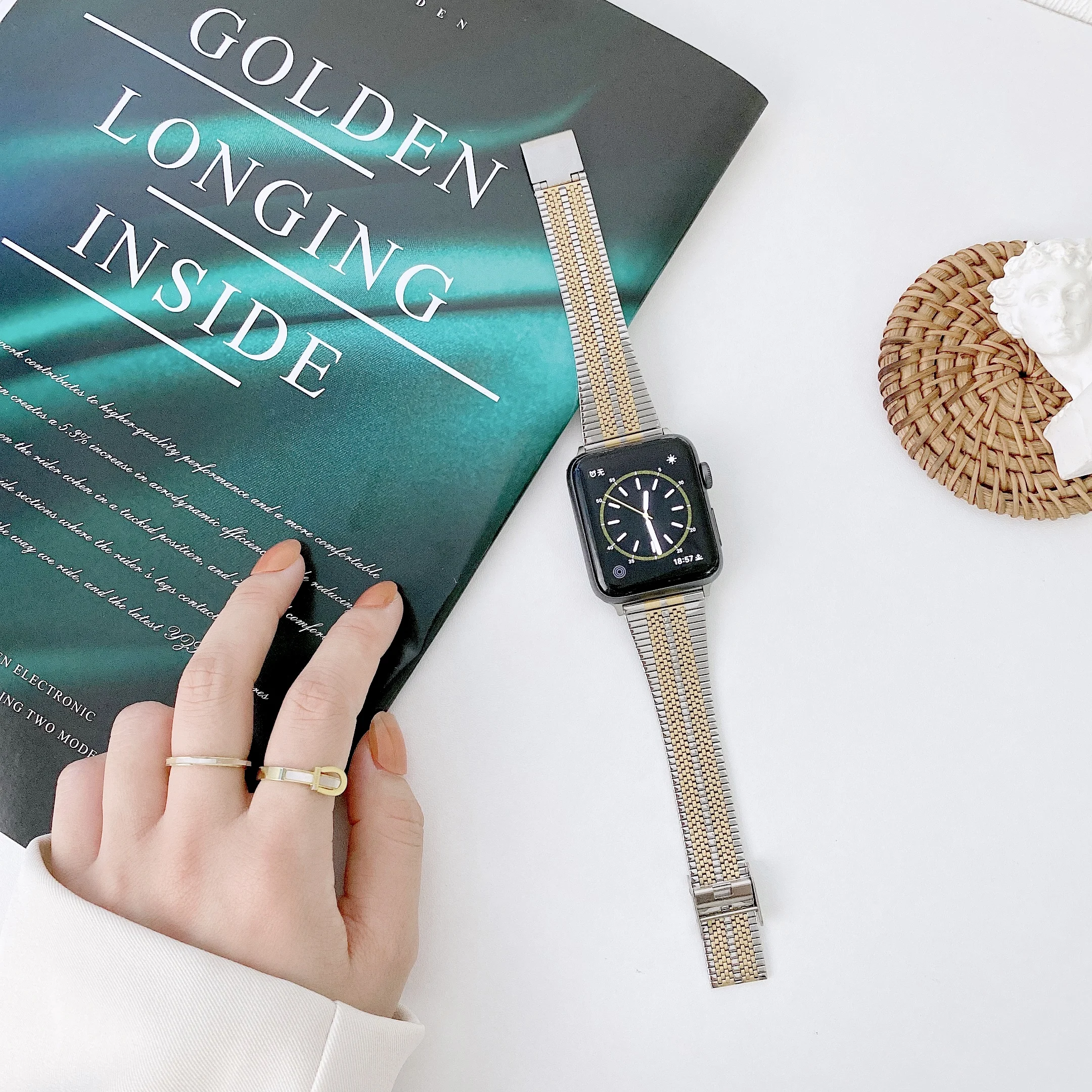 Milanese metal strap for Apple watch 6 5 4 se 44mm 40mm Comfortable replacement metal buckle strap for iwatch 3 2 1 42mm 38mm
Milanese metal strap for Apple watch 6 5 4 se 44mm 40mm Comfortable replacement metal buckle strap for iwatch 3 2 1 42mm 38mm