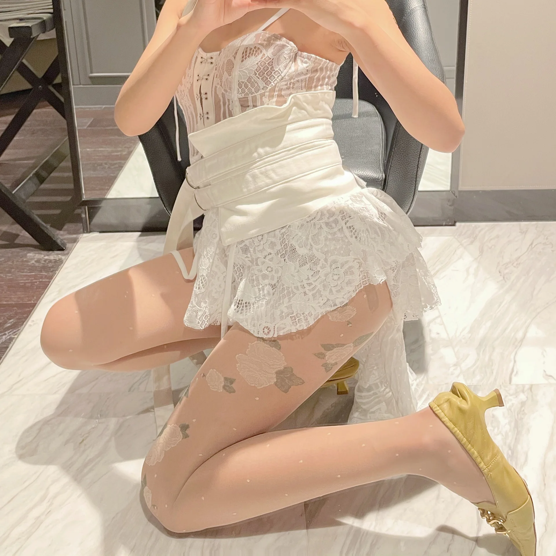 2021 Spring And Summer New Girl Lace Stockings Fleeing Rose Garden Thigh Breathable Fashion Slim Jade Pantyhose
2021 Spring And Summer New Girl Lace Stockings Fleeing Rose Garden Thigh Breathable Fashion Slim Jade Pantyhose