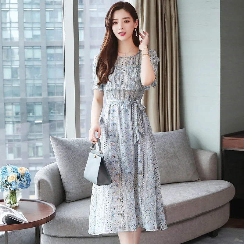 Платье женское шифоновое средней длины с круглым вырезом и коротким рукавом
Платье женское шифоновое средней длины с круглым вырезом и коротким рукавом