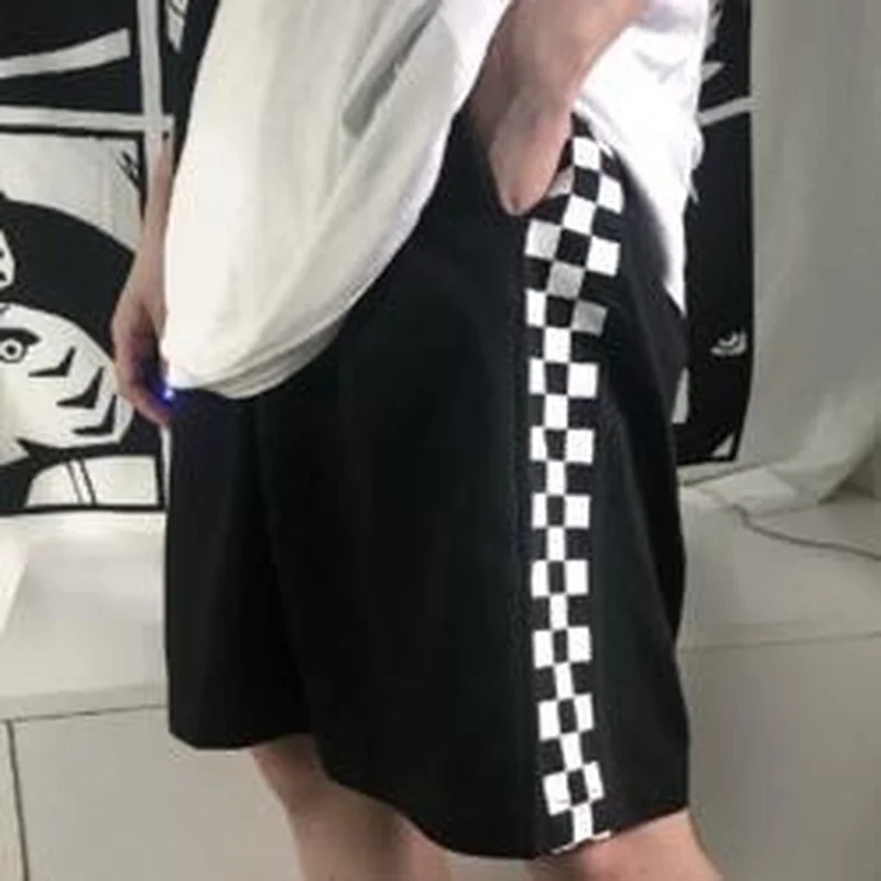 Korea studios summer trend ins Korean version of the retro checkerboard plaid print sports casual shorts men
Korea studios summer trend ins Korean version of the retro checkerboard plaid print sports casual shorts men