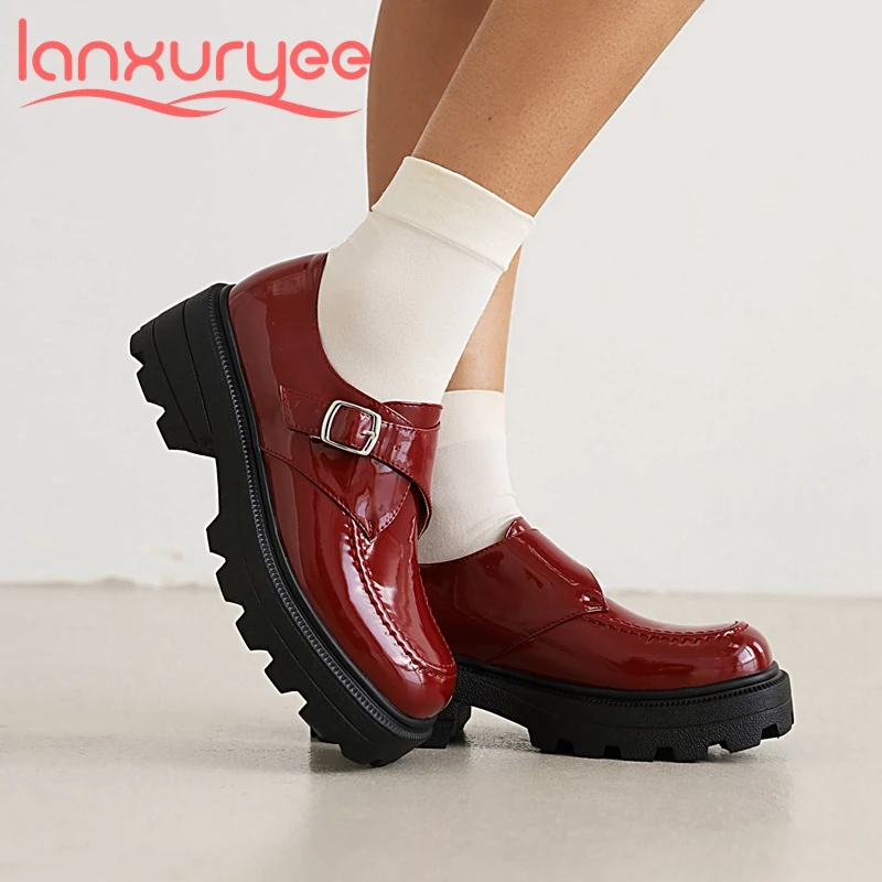 Lanxuryee plus size 43 platform shoes microfiber square toe med heels splicing belt buckle Japanese style office lady pumps l6f2
Lanxuryee plus size 43 platform shoes microfiber square toe med heels splicing belt buckle Japanese style office lady pumps l6f2