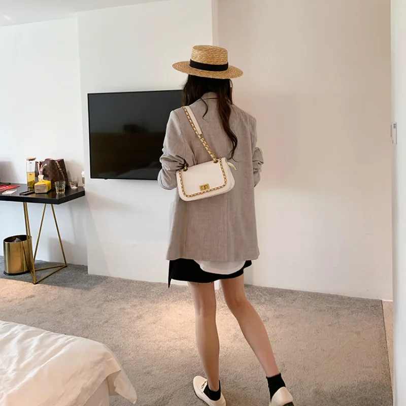 Fashion Small Fragrance Bag Handbags 2020 Shoulder Messenger Small Bag Portable Diamond Chain Bag Louie Vuiton Split Leather
Fashion Small Fragrance Bag Handbags 2020 Shoulder Messenger Small Bag Portable Diamond Chain Bag Louie Vuiton Split Leather