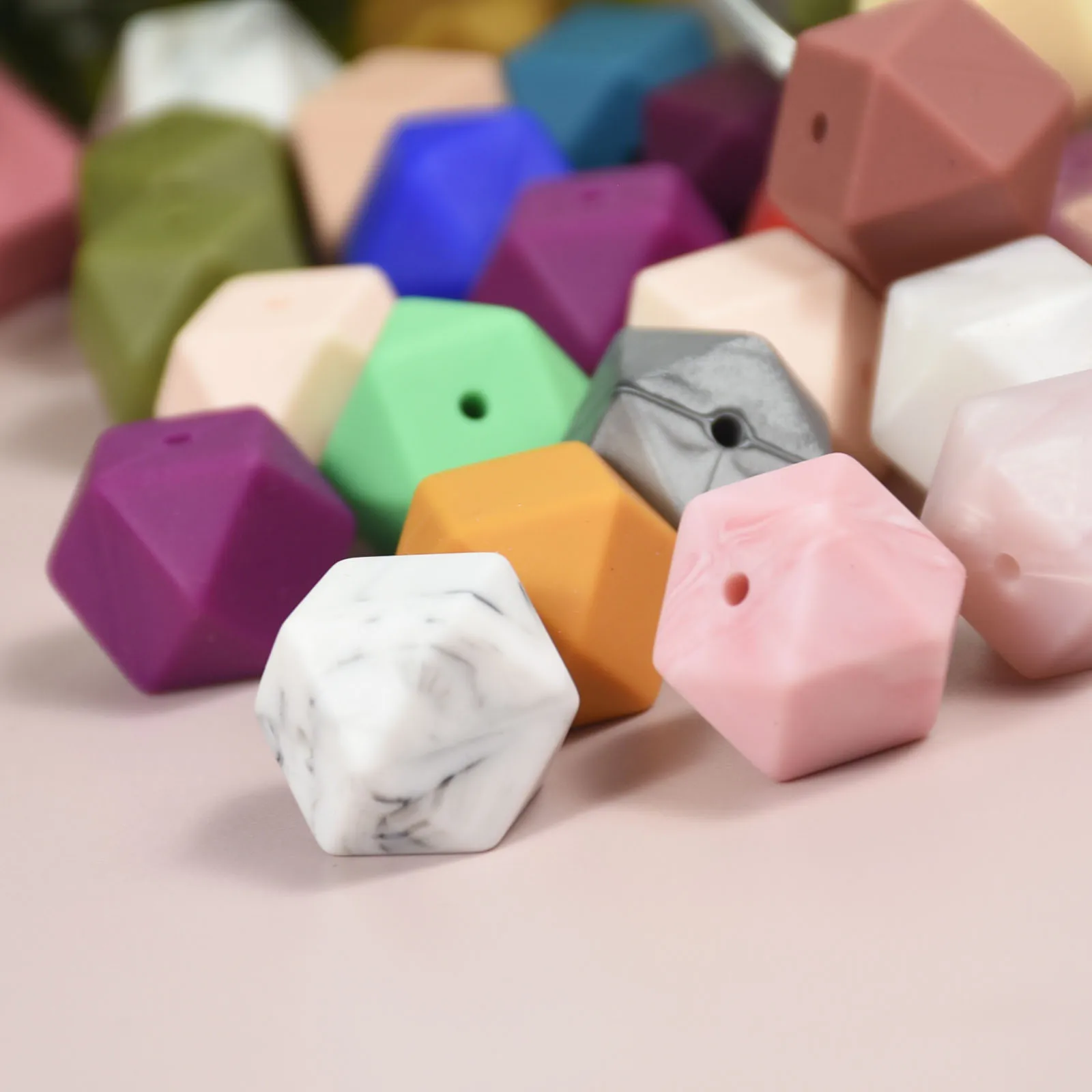 50pcs 17mm Hexagonal Silicone Teething Beads Food Grade Soft Baby Chewing Bead Teethers Accessories
50pcs 17mm Hexagonal Silicone Teething Beads Food Grade Soft Baby Chewing Bead Teethers Accessories