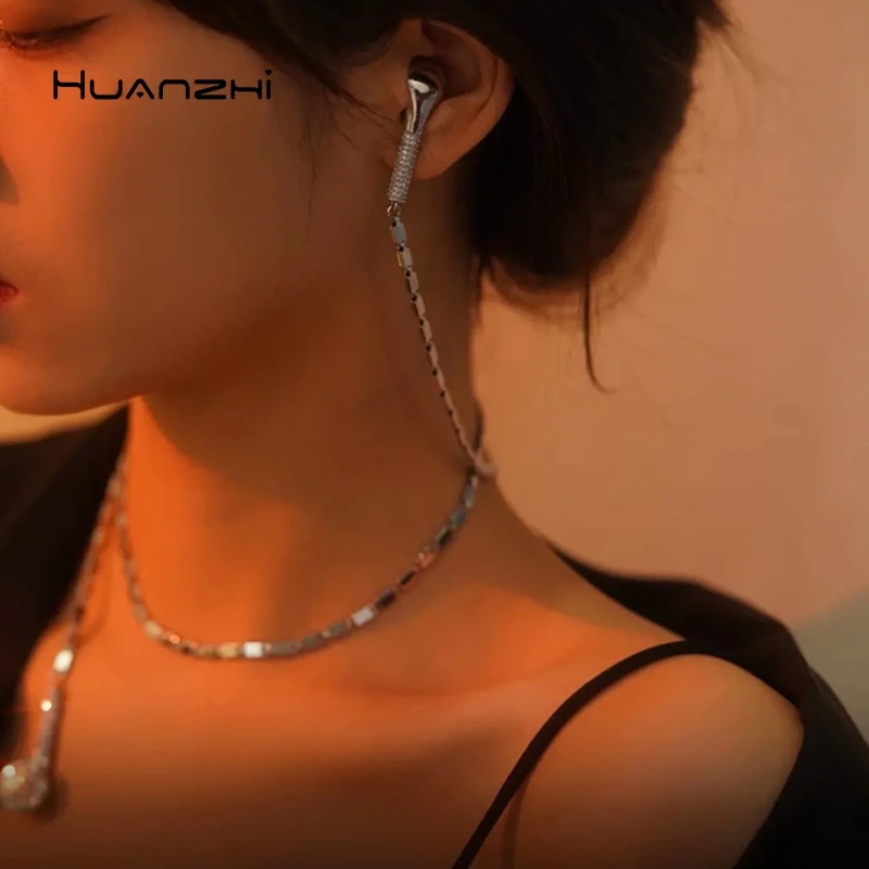 HUANZHI 2021 New Punk Headphone Couple Necklace Adjustable Hip Hop Clavicle Choker for Women Unisex Metal Korean Trendy Jewelry
HUANZHI 2021 New Punk Headphone Couple Necklace Adjustable Hip Hop Clavicle Choker for Women Unisex Metal Korean Trendy Jewelry