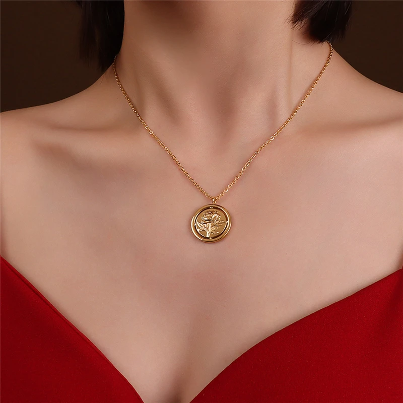 Hip Hop Jewelry Fashion Gold Color Stainless Steel Clavicle Necklaces For Women Gothic Punk Style Rose Flower Pendant Men Gift
Hip Hop Jewelry Fashion Gold Color Stainless Steel Clavicle Necklaces For Women Gothic Punk Style Rose Flower Pendant Men Gift