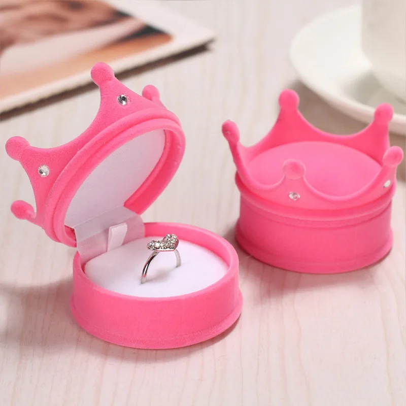 6.5cm Velvet Crown Shaped Wedding Ring Box Earring Necklace Holder Jewelry Display Organizer Packaging Gift Box Wholesale HZ003
6.5cm Velvet Crown Shaped Wedding Ring Box Earring Necklace Holder Jewelry Display Organizer Packaging Gift Box Wholesale HZ003