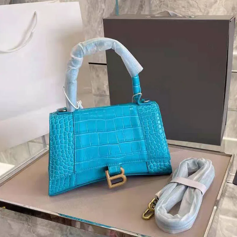 Hourglass Bag New Style Handbag Shoulder Bag crocodile cross bag flip bag fashion women's bag arc bag
Hourglass Bag New Style Handbag Shoulder Bag crocodile cross bag flip bag fashion women's bag arc bag