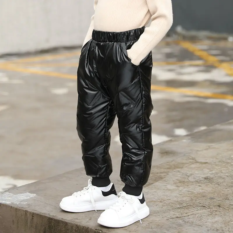 Детские Пуховые штаны для мальчиков и девочек, зимние плотные теплые хлопковые брюки, яркие композитные штаны на белом утином пуху, детская ...
Детские Пуховые штаны для мальчиков и девочек, зимние плотные теплые хлопковые брюки, яркие композитные штаны на белом утином пуху, детская ...