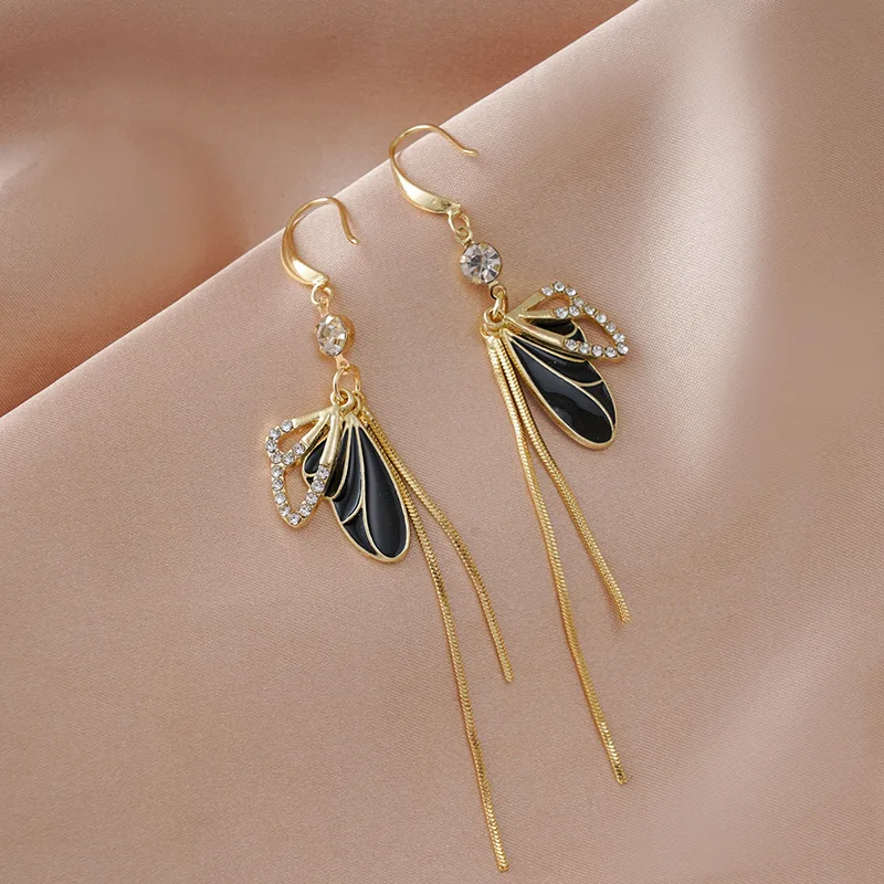 Retro butterfly tassel earrings round face shows thin female long earrings pendant 2021 newtide temperament personality earrings
Retro butterfly tassel earrings round face shows thin female long earrings pendant 2021 newtide temperament personality earrings