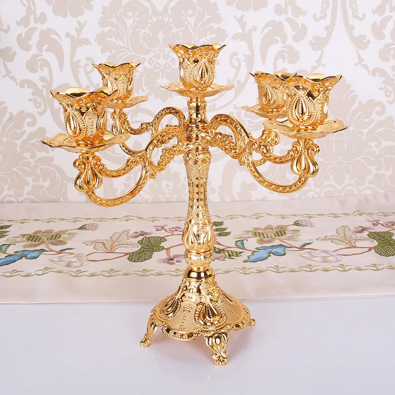 Luxury European dining table model room soft decoration ornaments European candlelight dinner props metal wedding candlestick
Luxury European dining table model room soft decoration ornaments European candlelight dinner props metal wedding candlestick