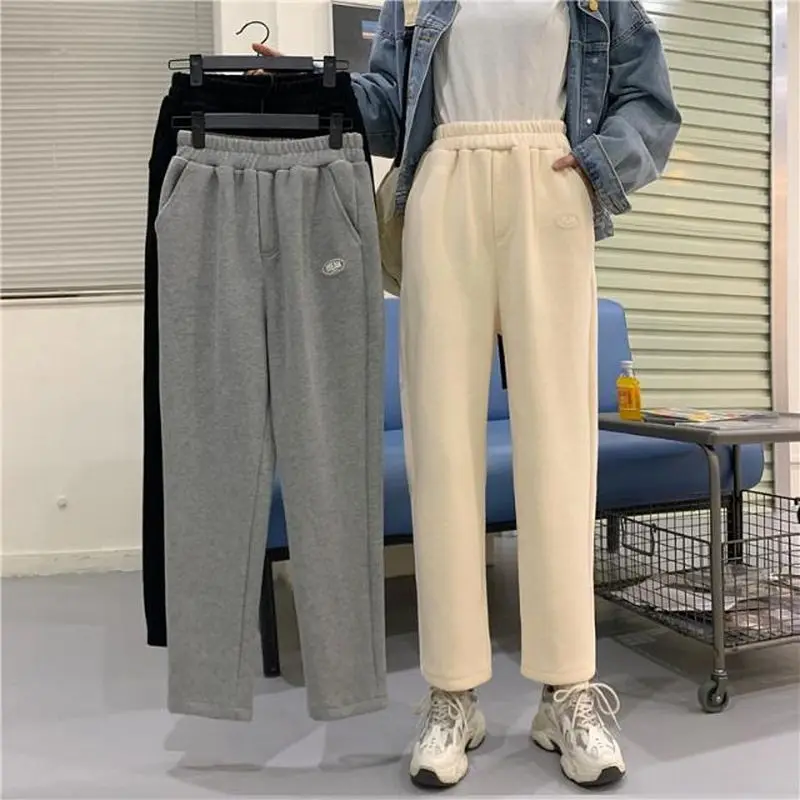 pants women winter plus velvet solid Korean fashion loose Elastic waist oversize straight-leg trousers all-match woman clothes 
pants women winter plus velvet solid Korean fashion loose Elastic waist oversize straight-leg trousers all-match woman clothes