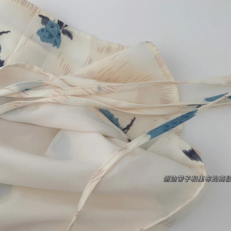 2021 New Skirts Women Floral Print High Waist Elegant Lady's Gentle Skirt Summer Slit Frenulum A-Line Midi Casual Skirts Female
2021 New Skirts Women Floral Print High Waist Elegant Lady's Gentle Skirt Summer Slit Frenulum A-Line Midi Casual Skirts Female