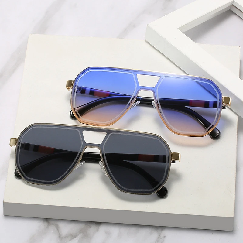 New quality trendy fashion double beam sunglasses classic retro big frame sunglasses for women driving street shooting glasses
New quality trendy fashion double beam sunglasses classic retro big frame sunglasses for women driving street shooting glasses