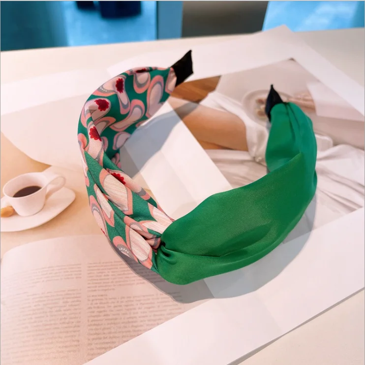 women hairbands Retro love color matching three-dimensional headbands
women hairbands Retro love color matching three-dimensional headbands