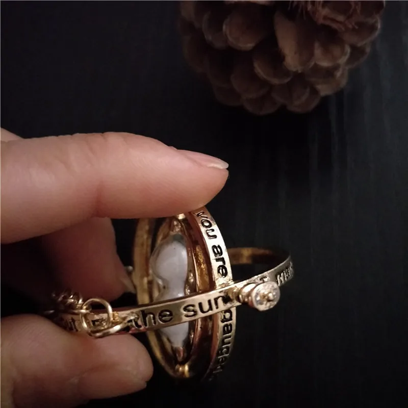 Hot Selling Harry P Necklace Time Turner Necklace Hourglass Necklace Hermione Granger Rotating SPins New Women Jewelry Set 
Hot Selling Harry P Necklace Time Turner Necklace Hourglass Necklace Hermione Granger Rotating SPins New Women Jewelry Set