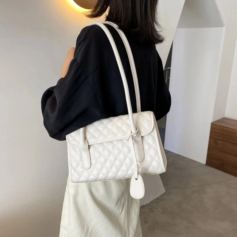 Lingge Embroidery Thread Small PU Leather Shoulder Bags for Women 2021 Summer Underarm Handbags Female Travel Totes 4 colour hot
Lingge Embroidery Thread Small PU Leather Shoulder Bags for Women 2021 Summer Underarm Handbags Female Travel Totes 4 colour hot