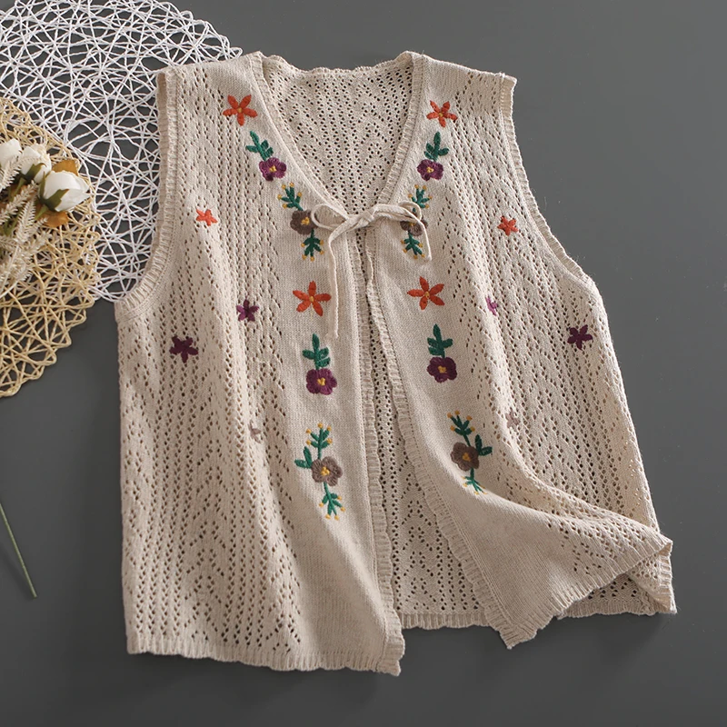 Autumn Winter Japan Style Mori Girl Knitting Sweater Hollow out V-Neck Lacing Embroidered Sleeveless Cardigan Sweater Women
Autumn Winter Japan Style Mori Girl Knitting Sweater Hollow out V-Neck Lacing Embroidered Sleeveless Cardigan Sweater Women